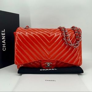 CHANEL Classic Chevron Patent Maxi Single Flap Bag